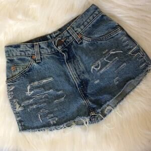 VINTAGE Levi’s High Rise cut off shorts Size 5